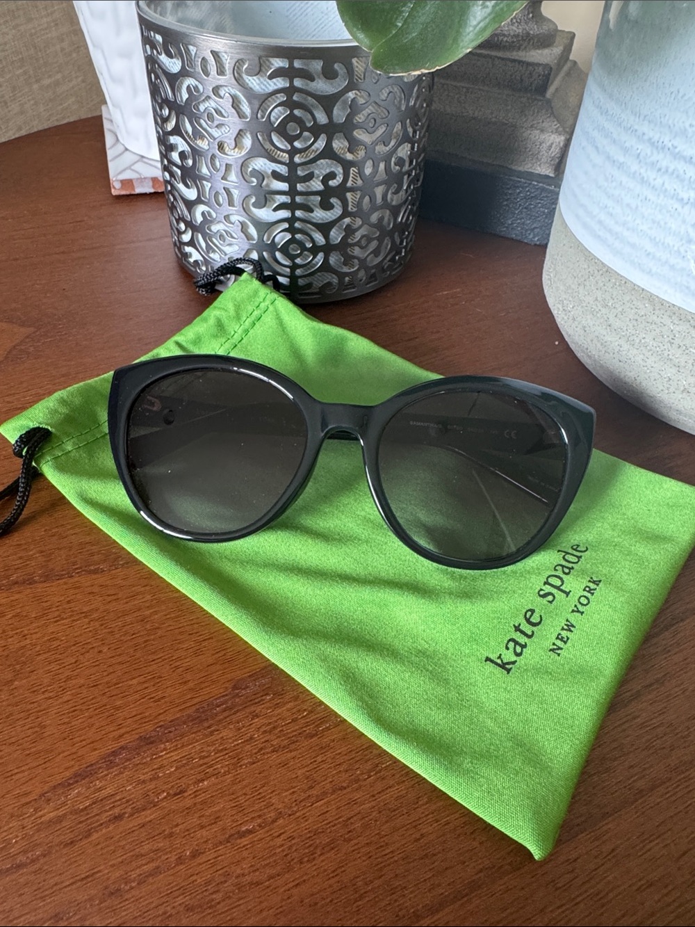 kate spade Black Cat-Eye Sunglasses with Green Pouch